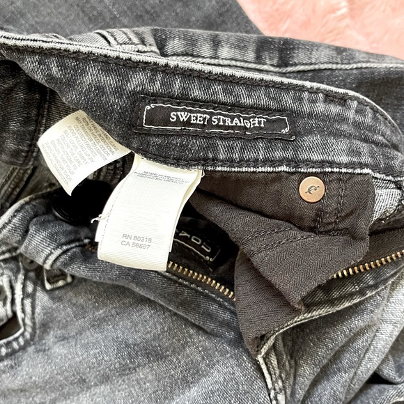 Lucky Sweet Straight Jeans - Picture 4 of 6